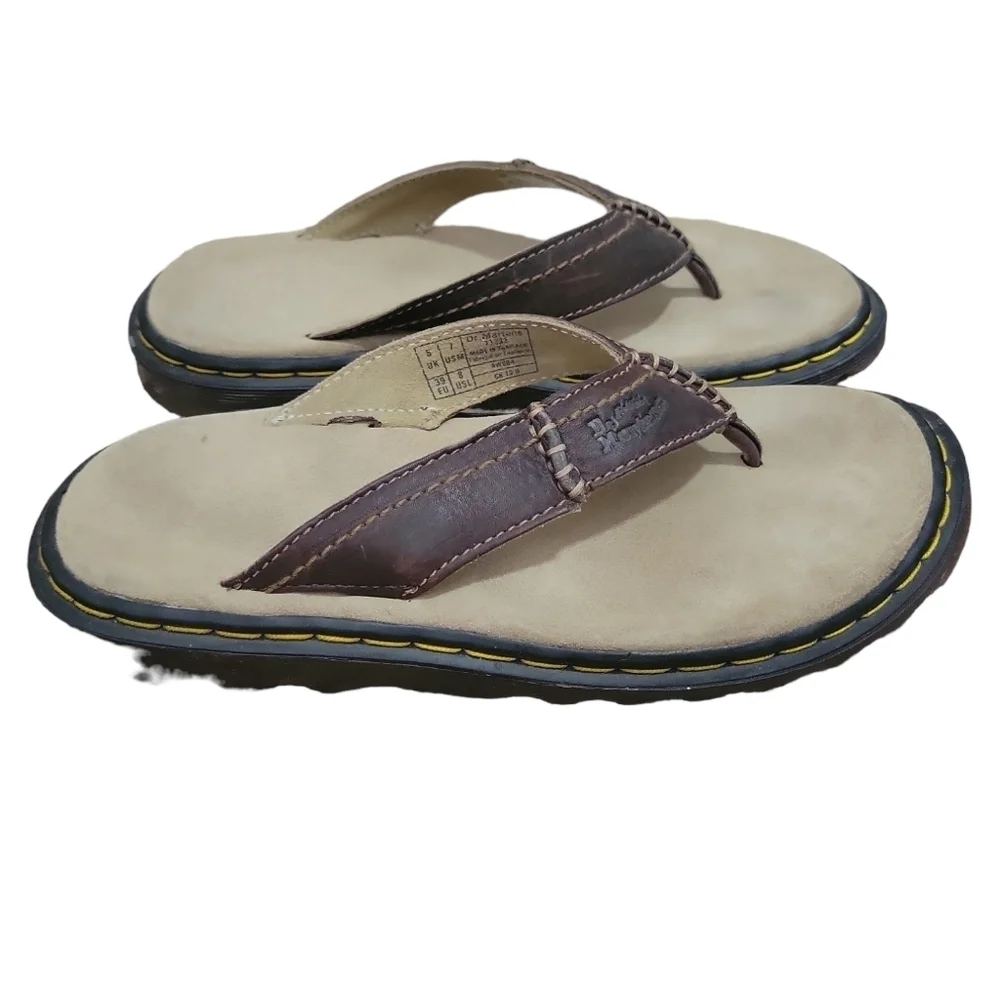 DR MARTENS Unisex Leather Sandals
